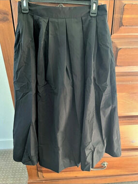 Idem ditto Pleated Midi Skirt in Black Size Medium NWT